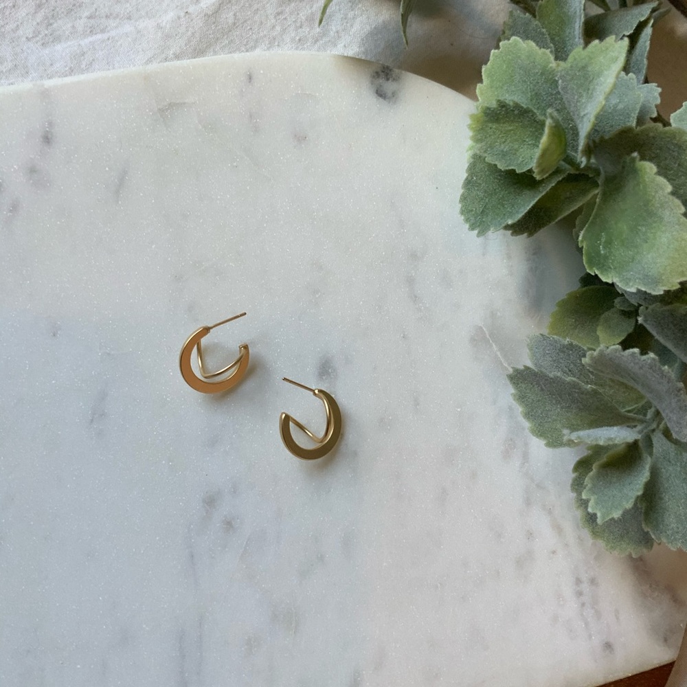 The Callahan - Gold Brushed Geometric Layered Hoop - Picture 3 of 4
